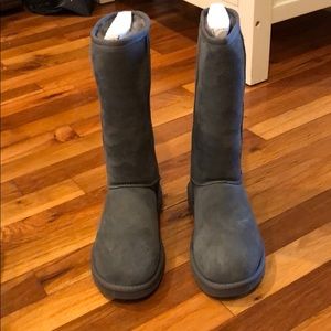 Uggs- tall gray